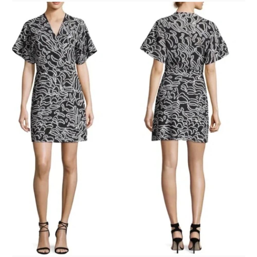 DVF DIANE VON FURSTENBERG V-neck Flare Mini Dress Size 6
